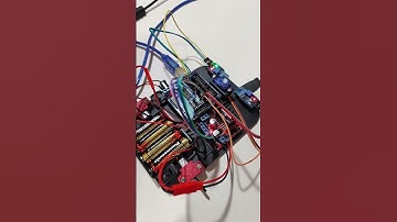 Testando os sensores de linha do robô 🤖 #arduino #robotica