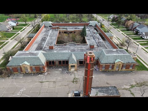 Abandoned Remains: Oakman Elementary School: Drone Footage (Detroit, Michigan)