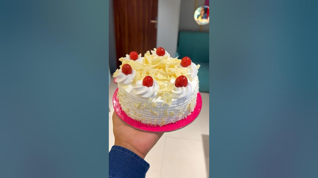 Fresh cake in just 15 minutes only at Winni cakes & more , Gwalior📍 