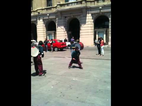 Vidéo: Artistes De Spectacle De Rue à Santiago Du Chili - Réseau Matador