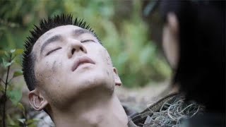 特戰榮耀楊洋獨自作戰超拼精神累到昏厥倒在李一桐懷里