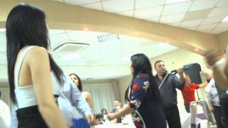 Video thumbnail of "Familia Iancau-iar s-o imbatat tata"