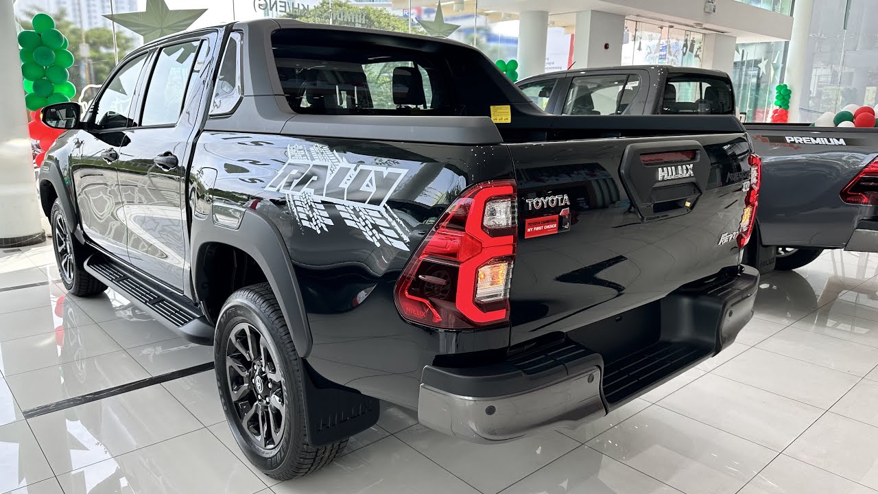 Toyota Hilux Revo Rally Black 2023 | Walk Around - YouTube