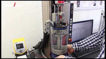 Glide force test on catheters - Gleitkraftversuch an Kathetern