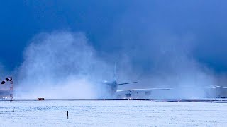 BOEING 747 creating a SNOWSTORM at DEPARTURE.