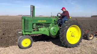 John Deere 2cylinder power plowing