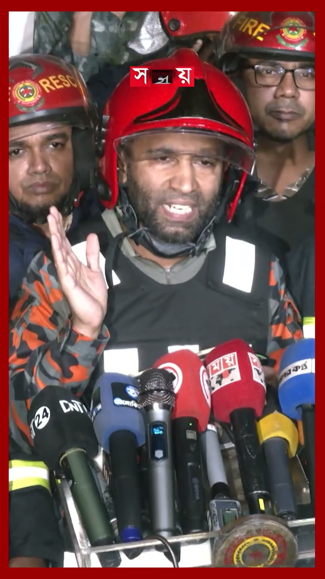 খিলগাঁওয়ে আগুন:  তীব্র বিস্ফোরণের শব্দে কেঁপে ওঠে চারপাশ #khilgaon #fire #fireincident #fireservice