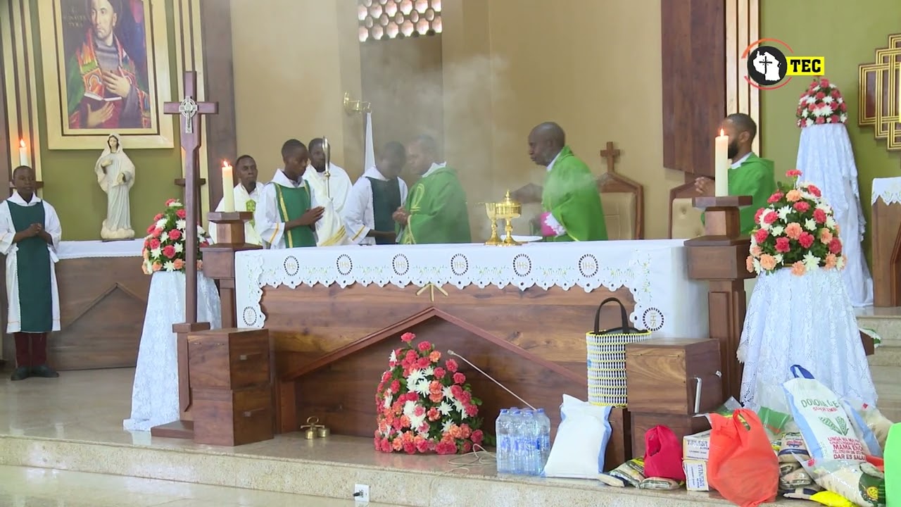 MAANDAMANO YA KUEPELEKA VIPAJI MISA TAKATIFU MIAKA 10 PAROKIA YA MT.BONAVENTURE KINYEREZI