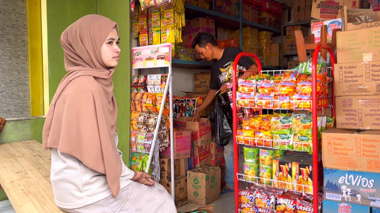 JANDA CANTIK ANAK SATU SENANG BANGET SAAT DI BUKAIN WARUNG SEMBAKO SAMA