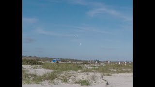 Falcon Heavy First Launch and Boosters Return to Soft Landing screenshot 1