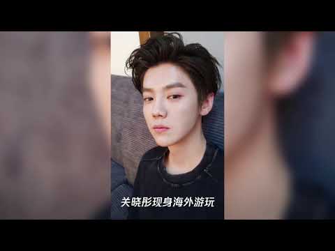 鹿晗关晓彤再次被偶遇,关晓彤头戴鸭舌帽,疑似为了遮挡黑眼圈
