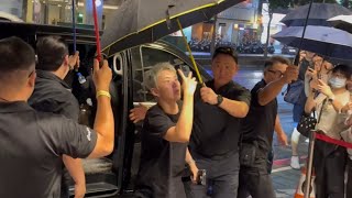Download Lagu 直擊!豪雨下班慶功❤️朝聖偶像GD愛店~Hoshi一下車先拿手機狂拍🤣 MP3 Download Lagu 直擊!豪雨下班慶功❤️朝聖偶像GD愛店~Hoshi一下車先拿手機狂拍🤣 MP3