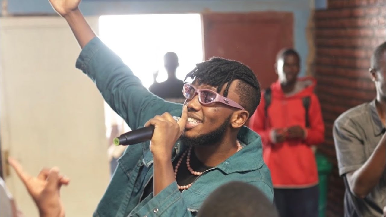 Chriss Eazy Performs BANA for kids at Sherrie Silver Foundation