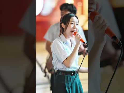 ดาวหางฮัลเลย์ - PingpingPanpan @Siam Square Walking Street