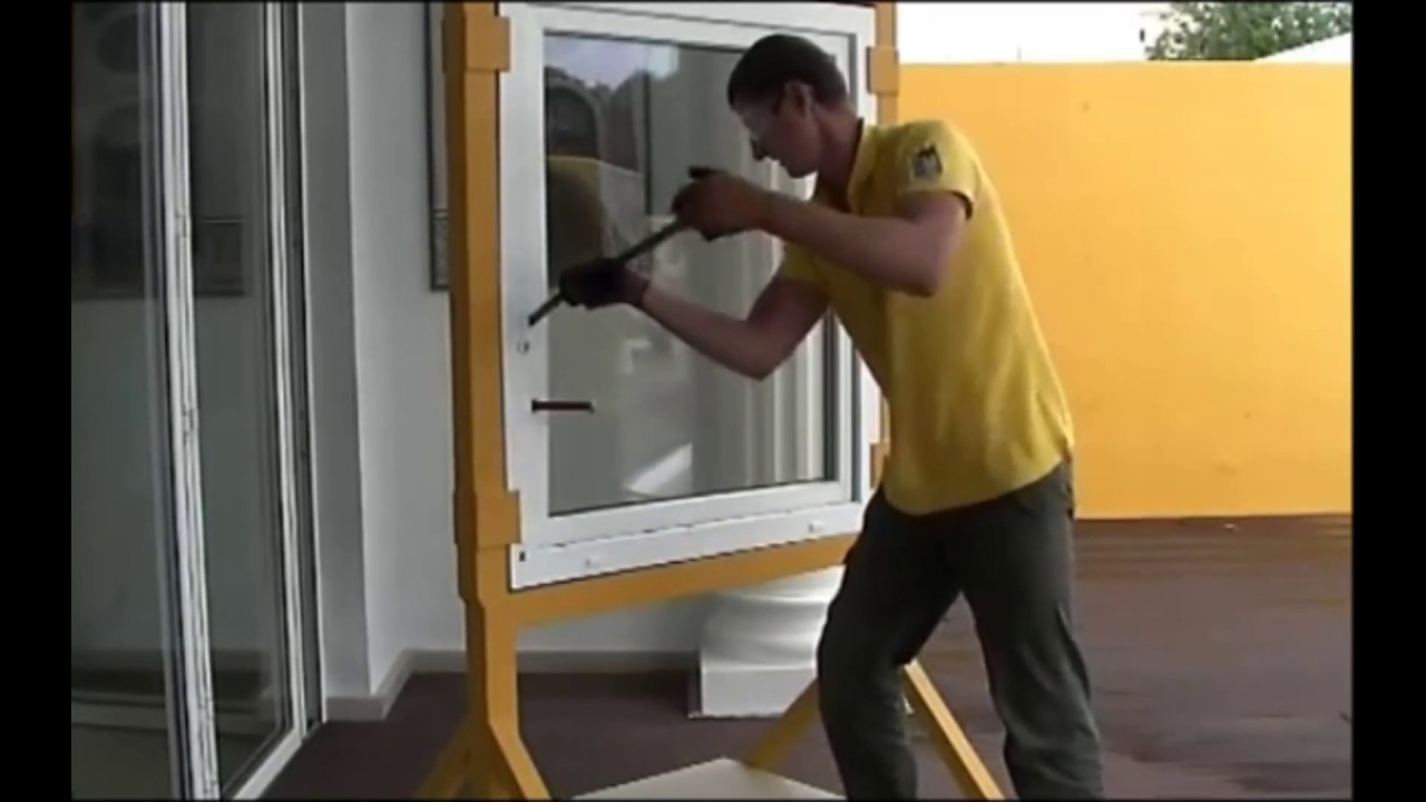 Взлом пластикового окна! - YouTube