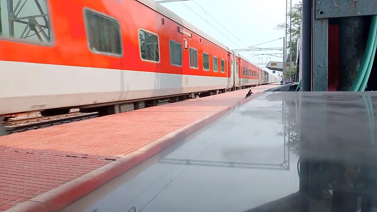 Howrah - New Delhi poorva express WAP 7 locomotive 130 kmph speed 