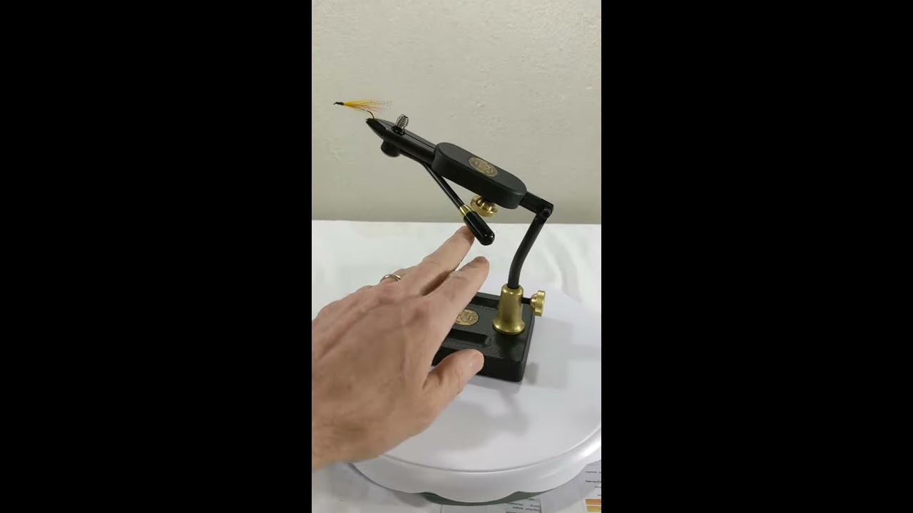 Shorts Regal Travel Fly Tying Vise - YouTube
