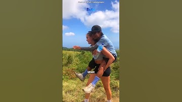 Momen Langka! Cewek Bule Gendong Guide Rinjani