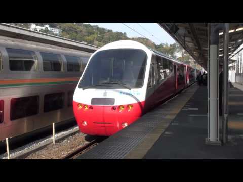 特急【リゾート踊り子】　熱海駅