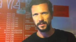 Concordia, in un bar-pizzeria del giglio oggi i dipendenti avevano la
maglia dei lavoratori titan