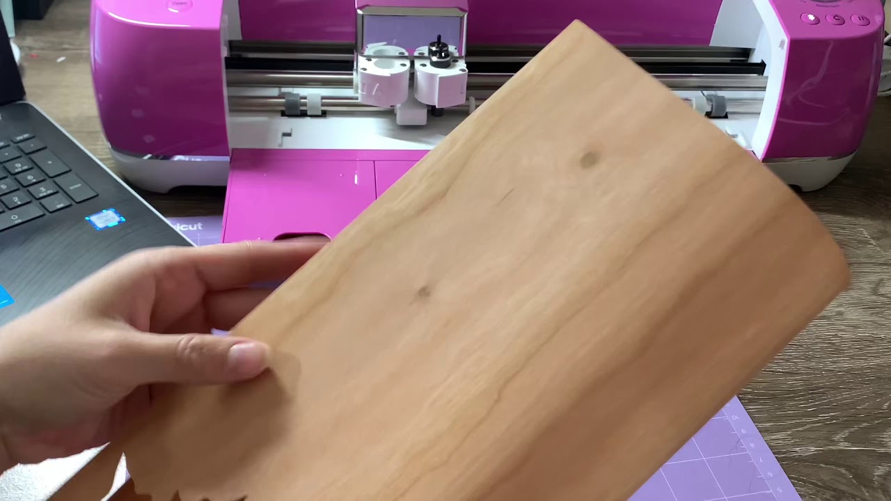 Cortando Natural Wood Veneer, Cherry con Cricut Explore Air 2 en