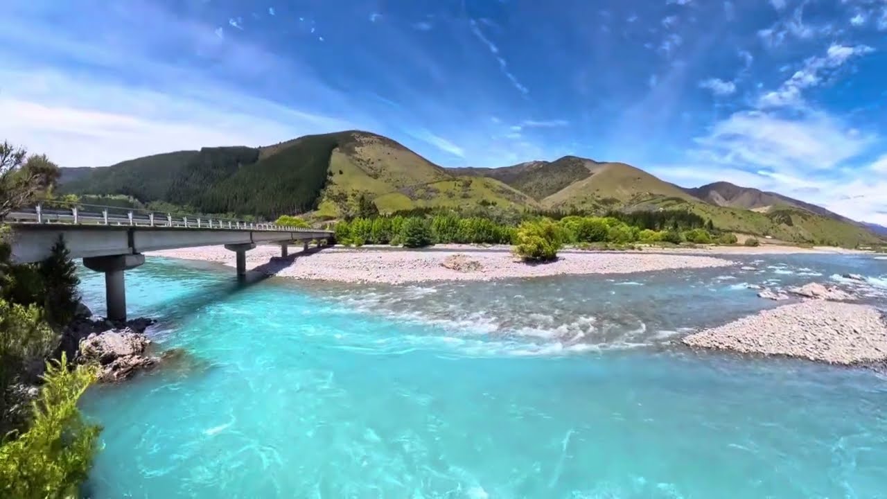 Turquoise water on Wairau River