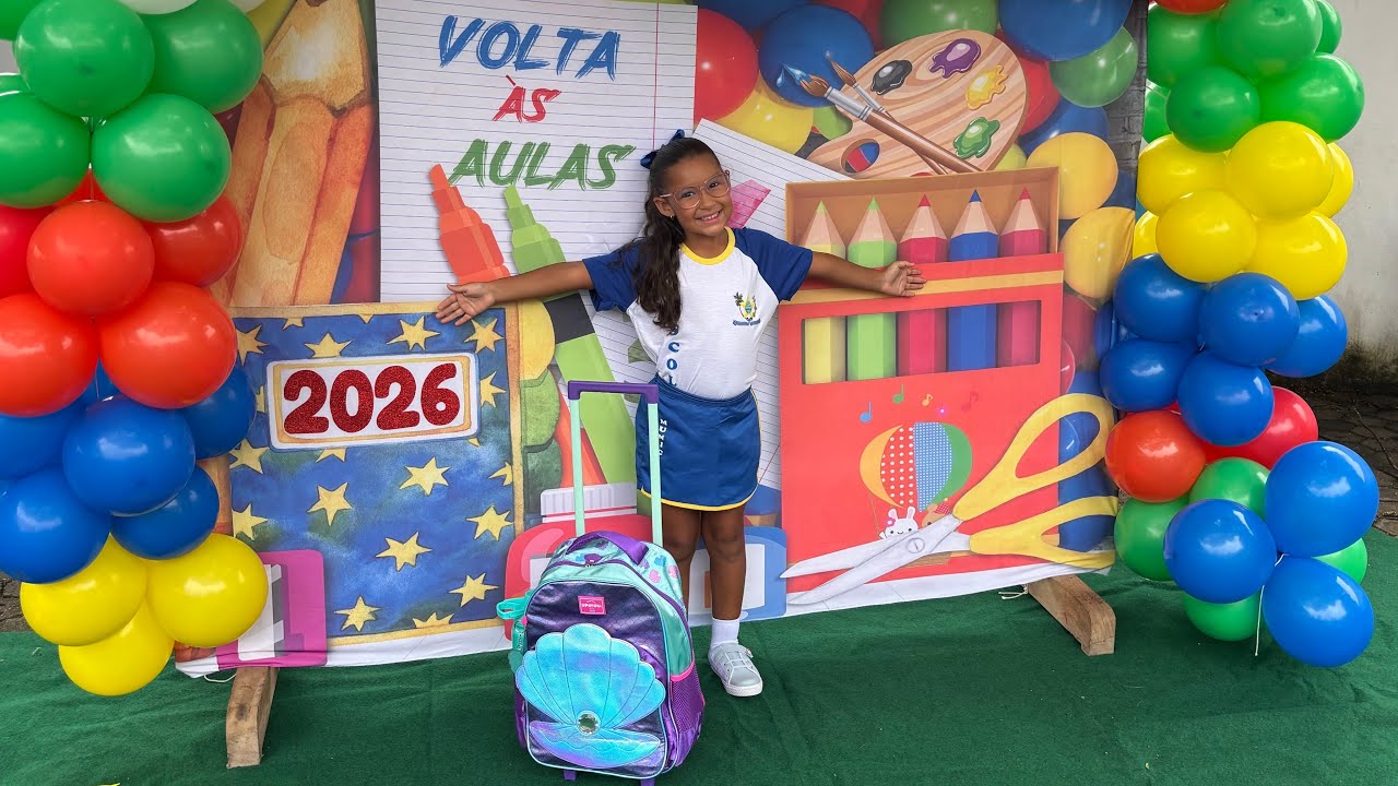 Meu Primeiro dia de aula na escola nova! - YouTube