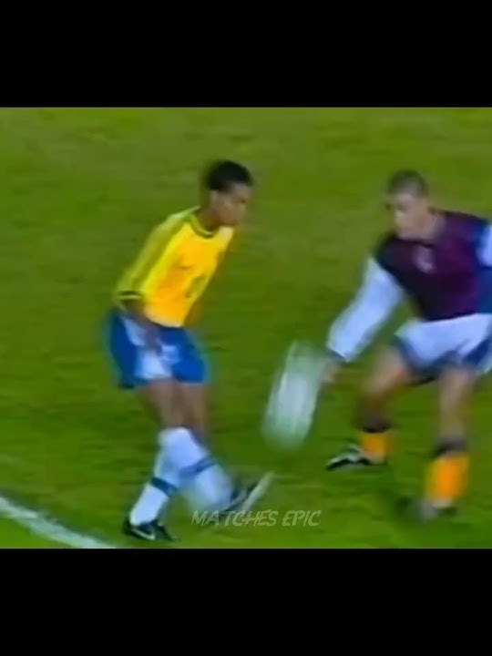 Ronaldinho's debut with an epic goal.     #football #ronaldinho #viral