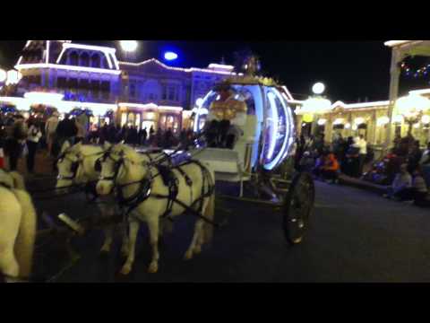 Mickey's Very Merry Christmas Parade 2011 FULL [WA...