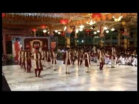 bhajans mooji 2019 Dance Drama presentation by the Deena Janoddharana Pathakam in Andhra Pradesh