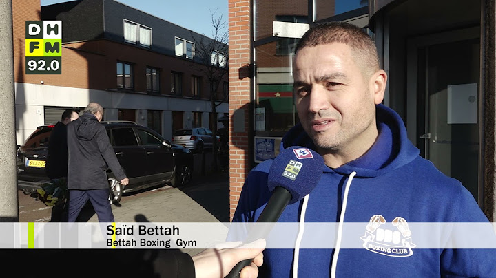 Bloemen en baklava voor politie na rellen in Schilderswijk
