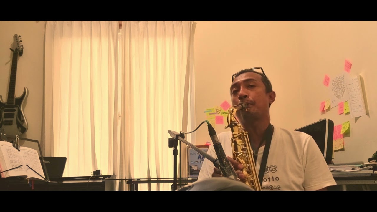 Instrumental Solo Saxophone Wonderful Day - Agustinus Selviraja (Music Video)
