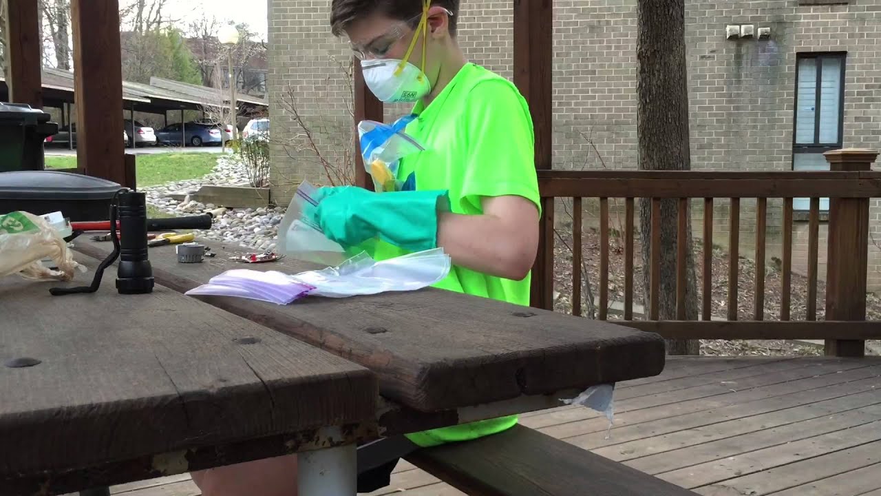 Extracting americium from a smoke detector - YouTube