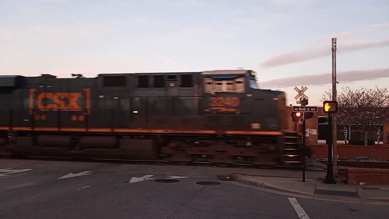 CSXT 3240 Leads CSX Train I031 Southbound Through Rocky Mount NC On The ...