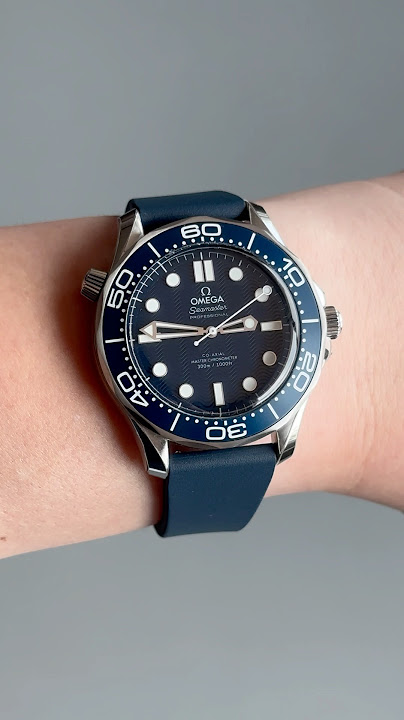 OMEGA’s tribute to 60 years of Bond is classic in every sense. Cased in stainless steel