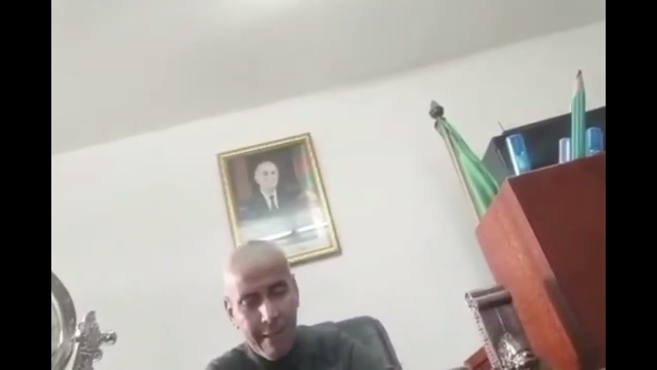 طالبة جامعية تفضح مدير الاقامة الجامعية الجزائر اسمع واش قالها بصح موالفة 