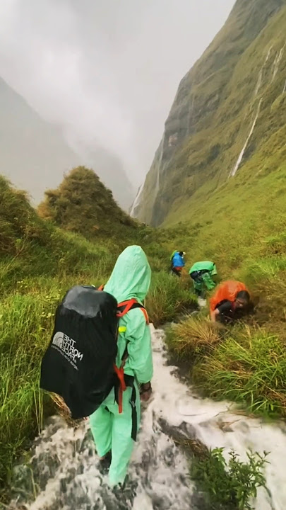 juliana marins really miss this #1million #rinjani #rinjanimountain