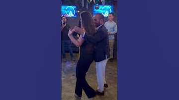 Alejandro Sol and Elena Runceanu dancing Salsa LA Style!