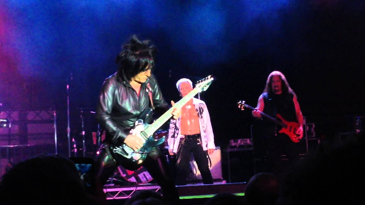 Billy Idol Rebel Yell, 15Dec2014 in Salt Lake City YouTube