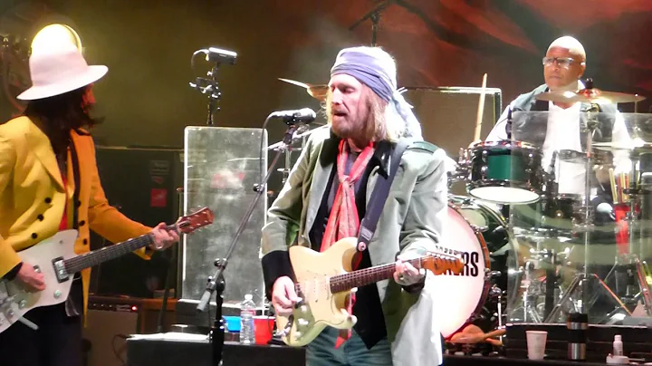 Tom Petty & the Heartbreakers ~ Willin' ~ Red Rock...