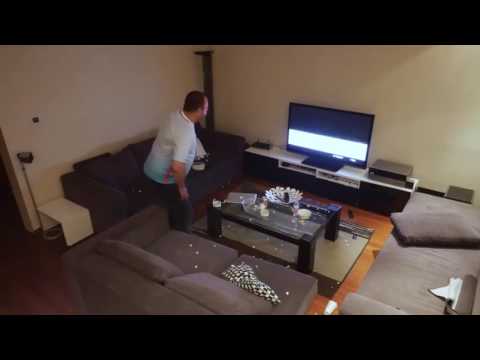 ნახეთ ცოლი ქმარს გააგიჟებს ფეხბურთის მატჩის დროს !! ;D