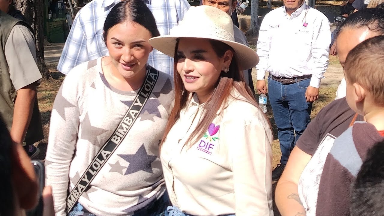 APOLLO TOTAL PARA LOS JOVENES Y NIÑOS GRECIA QUIROZ PRECIDENTA MUNICIPAL DE URUAPAN 