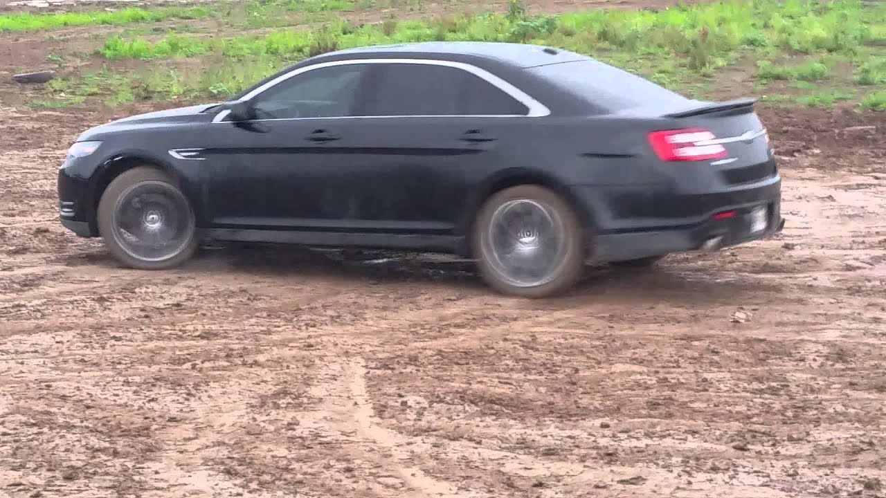 2015 TAURUS SHO vs mudpit