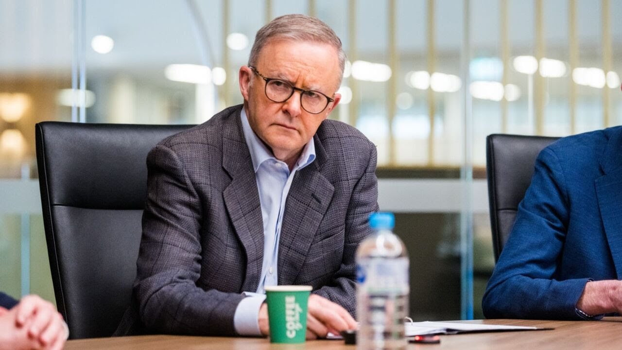 Anthony Albanese slams former government over missing cabinet documents