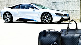 Louis Vuitton creates tailor-made luggage for the BMW i8. Forward-looking  travel bags for progressive driving made from carbon fibre.