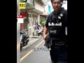 機車化油器呢？男嫌警「找太慢」作勢拿刀嗆警 @newsebc  #shorts