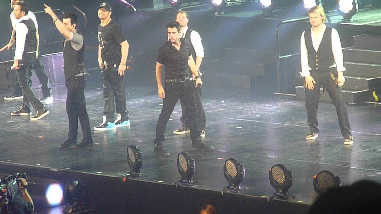 Don't turn out the lights now  NKOTBSB  LIVE IN MELBOURNE - MAY 2012