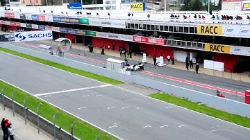 F1 testing Catalunya 28.02.2010 - pit lane