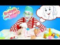 Vidéo de Mime et de bébé Born. Rigolade pour enfants. Visite à la clinique