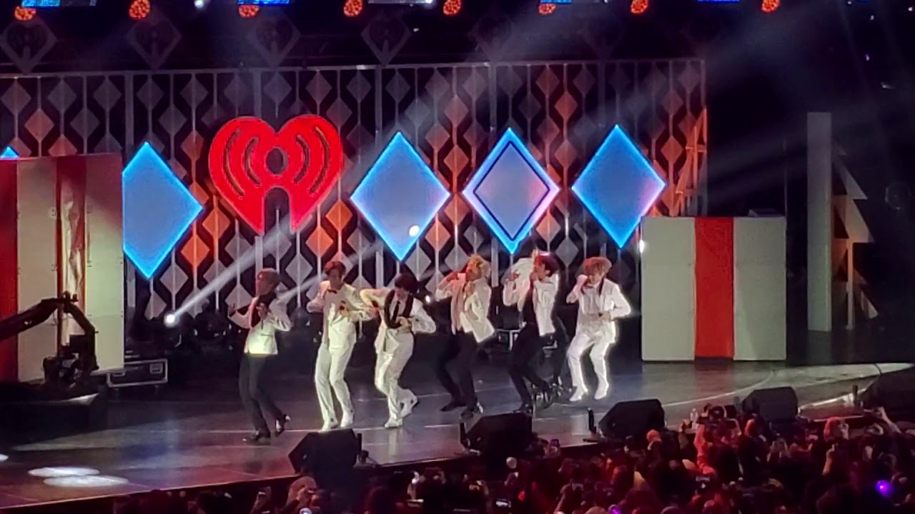 191206 Boy With Luv - BTS and Halsey - KIIS Jingle Ball LA